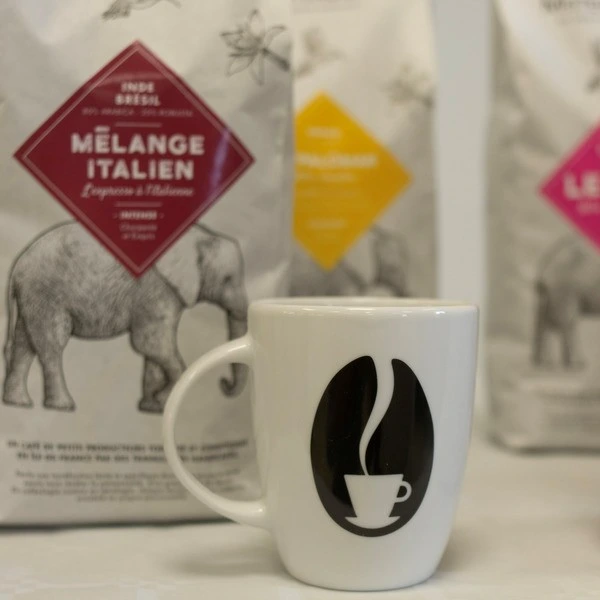 Exemples d’emballages de café recyclables mis au point par MisterBean pour conserver son café en grain