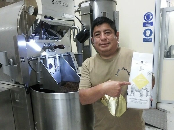 Un paquet de café El Palomar présenté par un fournisseur de café vert du Pérou MisterBean