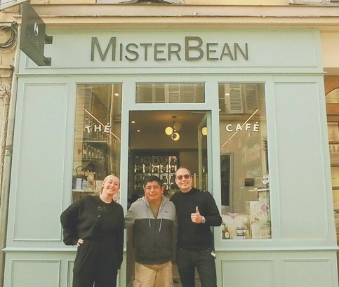 Boutique MisterBean de Versailles, où nos vendeurs vous conseillent dans le choix du café en grain