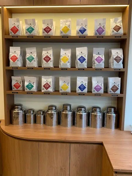 Tous les différents cafés artisanaux, torréfiés dans les Yvelines par MisterBean, pour particuliers et entreprises.